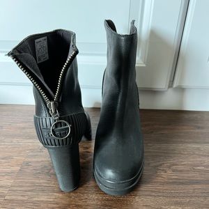 Sorel boots women’s size 10